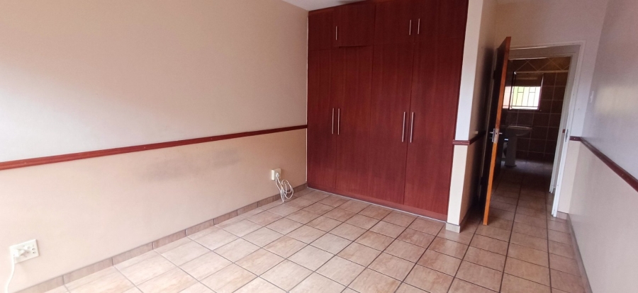 2 Bedroom Property for Sale in Langenhovenpark Free State